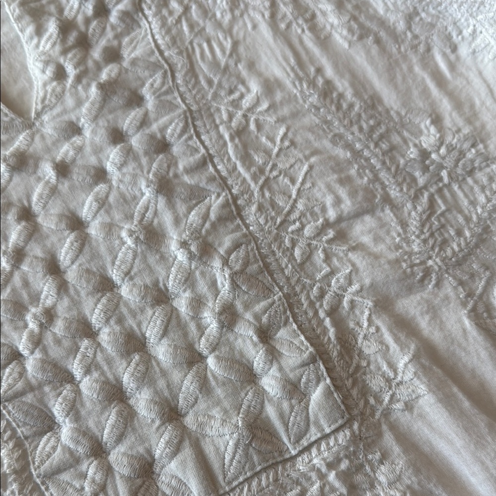 Solitaire Ivory Embroidered Blouse - Picture 4 of 9
